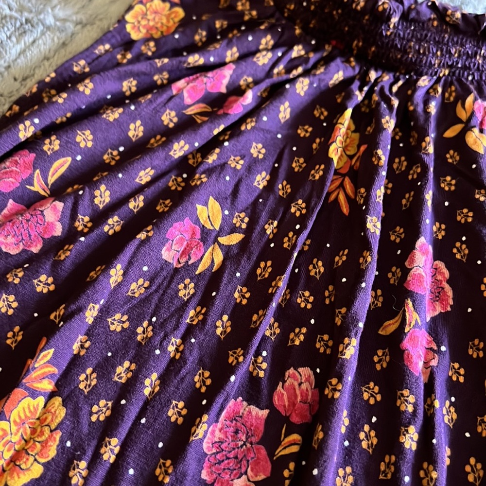 Loft floral summer top.  Size small petite. - Picture 2 of 5